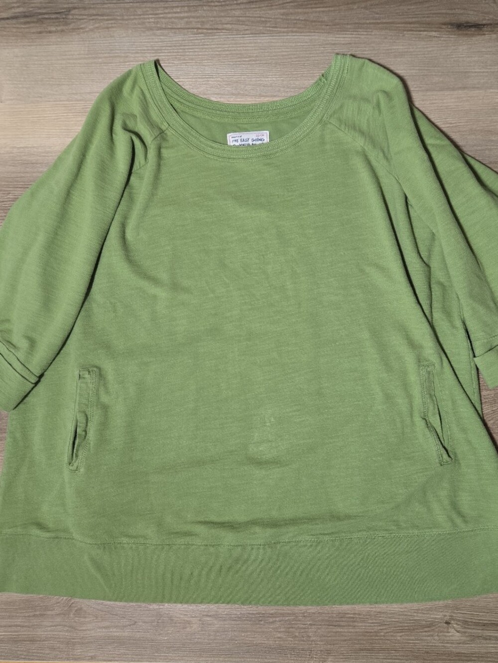 Avenue Green Women's Pullover Sweatshirt